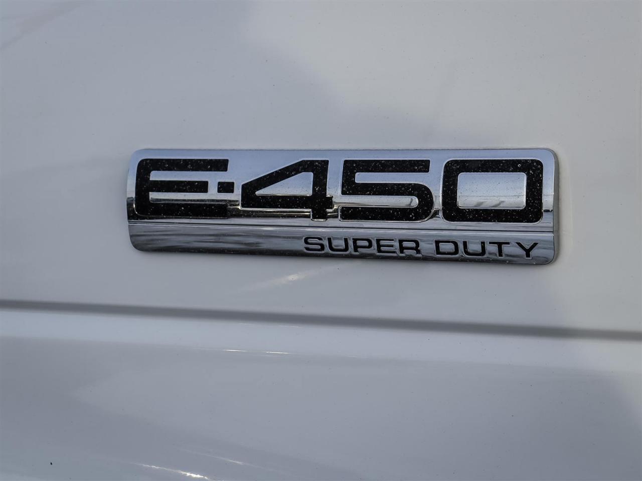 2024 Ford E450 Cutaway Photo