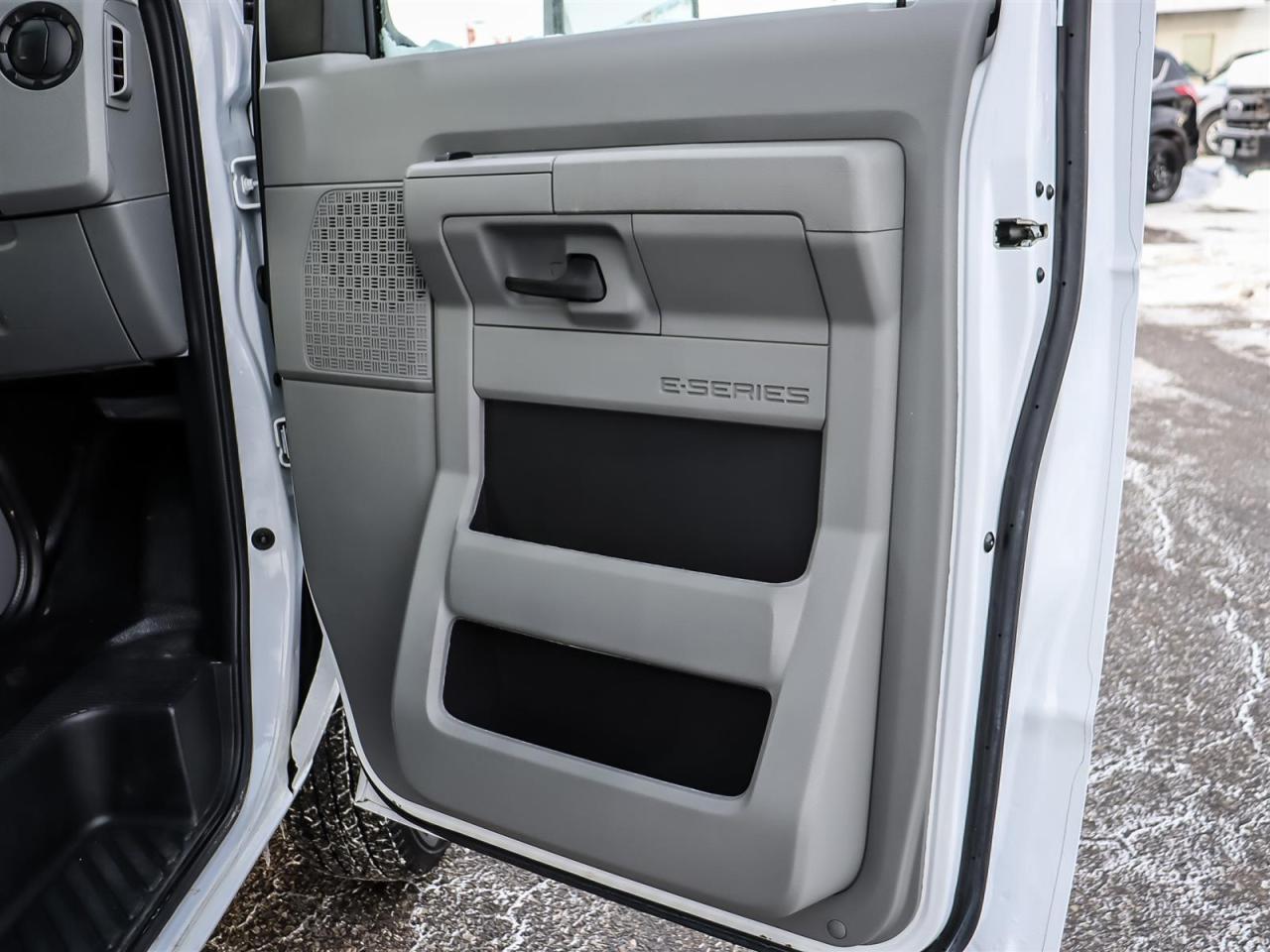 2024 Ford E450 Cutaway Photo