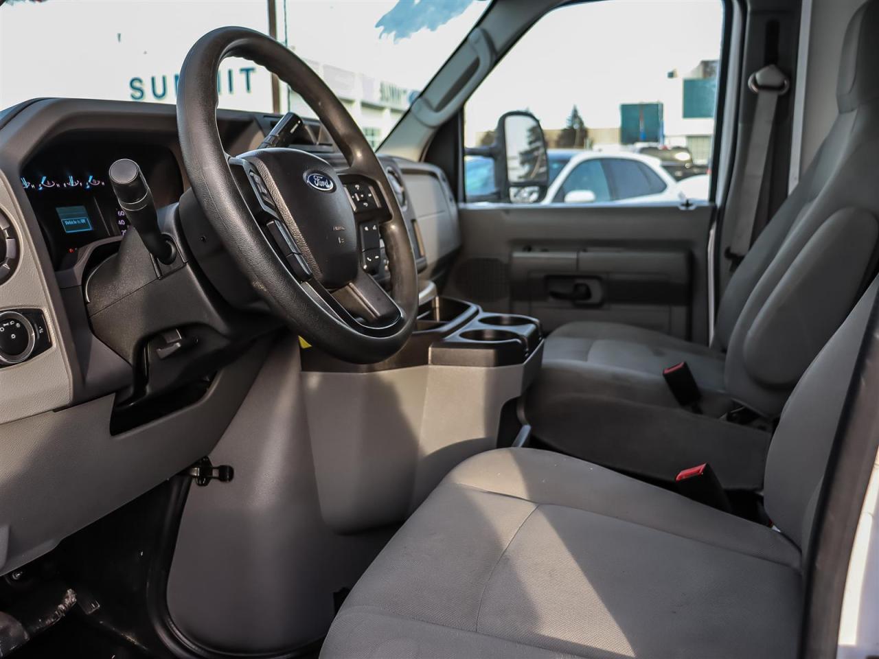 2024 Ford E450 Cutaway Photo