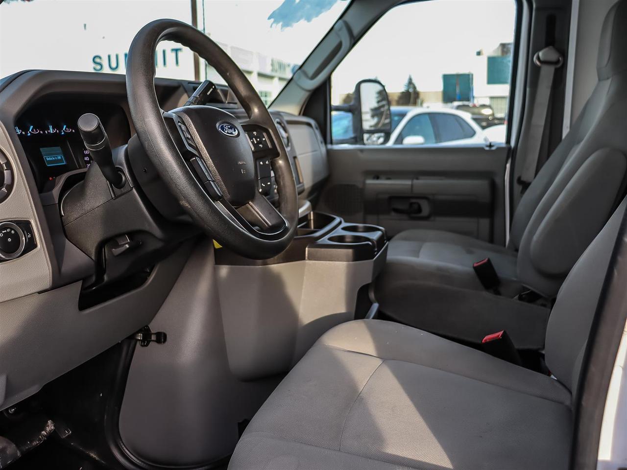 2024 Ford E450 Cutaway 16 ' Cube Van | Ramp | Photo4