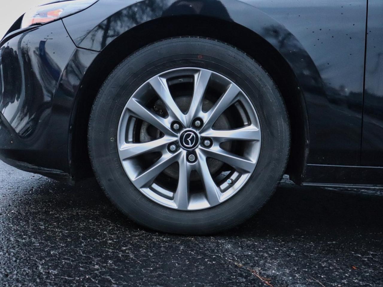 2019 Mazda MAZDA3 Sport GS w LUX PKG | 2.5L | ROOF | MEM SEATS | HTD STR W Photo