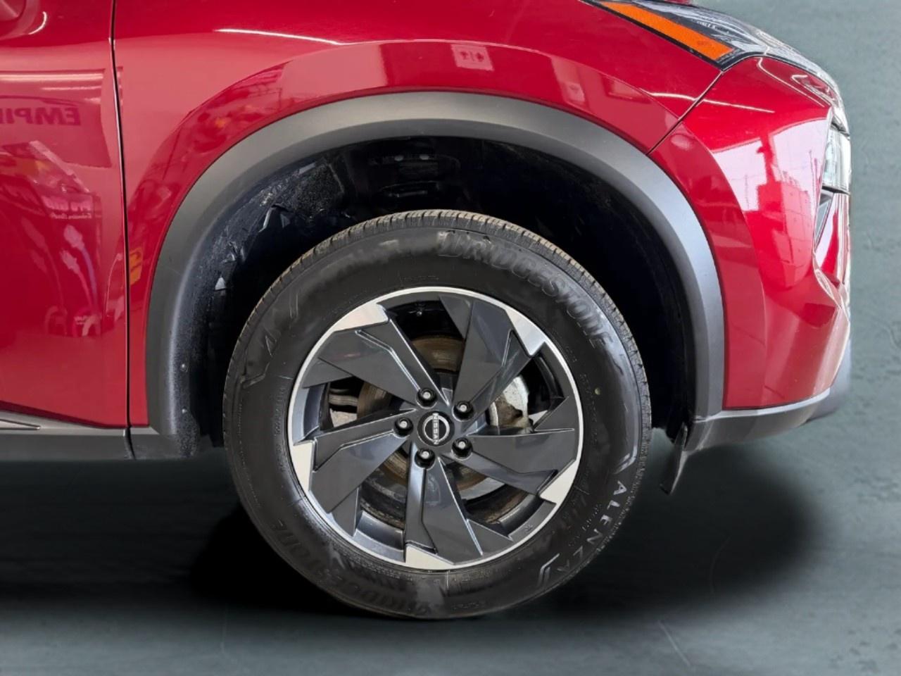 2025 Nissan Rogue SV Photo