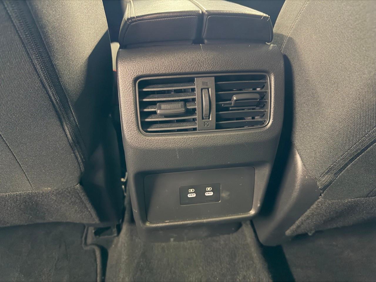 2025 Nissan Rogue SV Photo