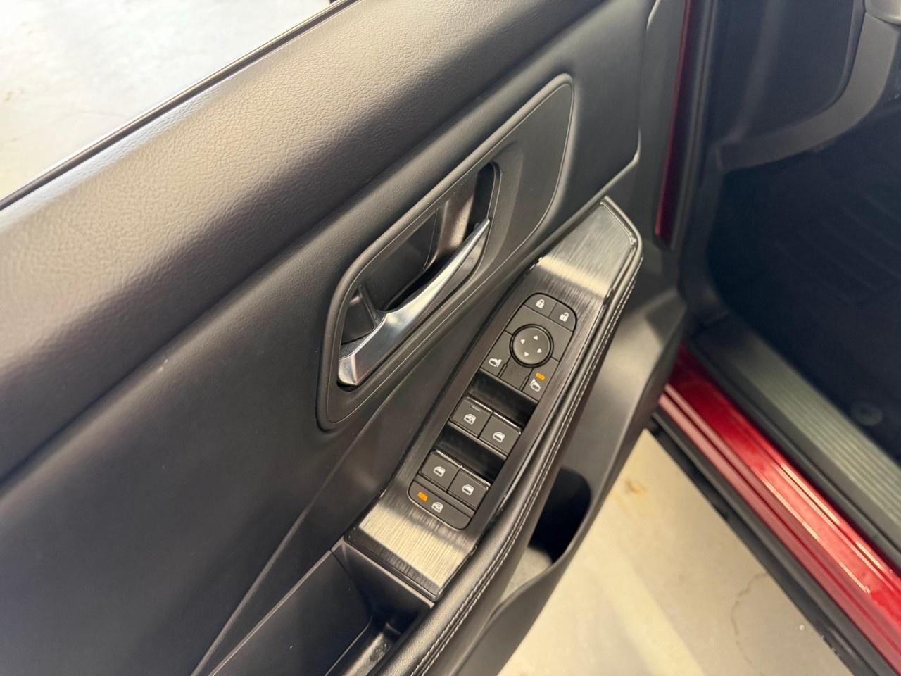 2025 Nissan Rogue SV Photo