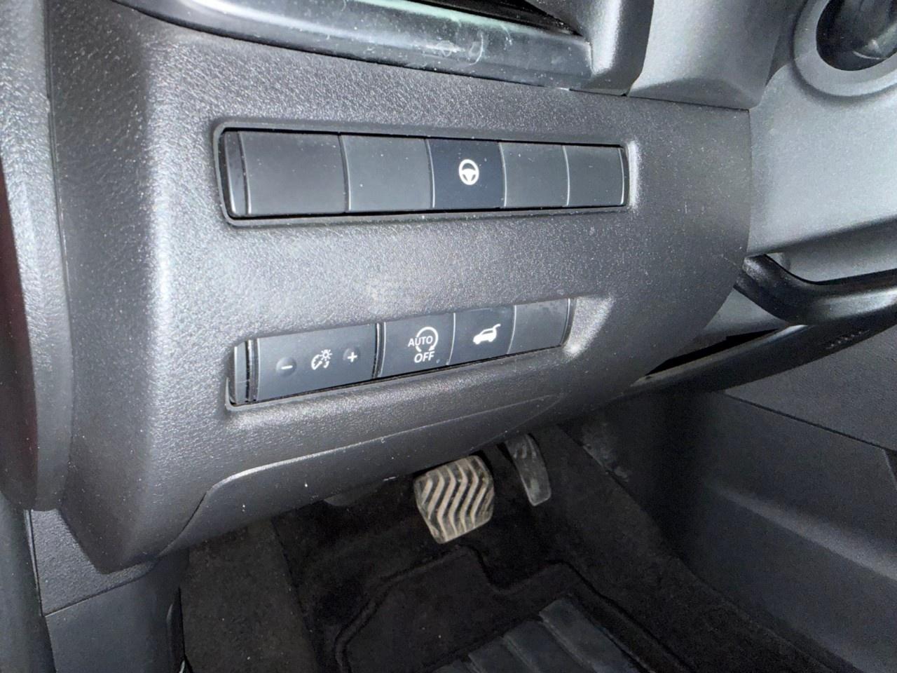 2025 Nissan Rogue SV Photo