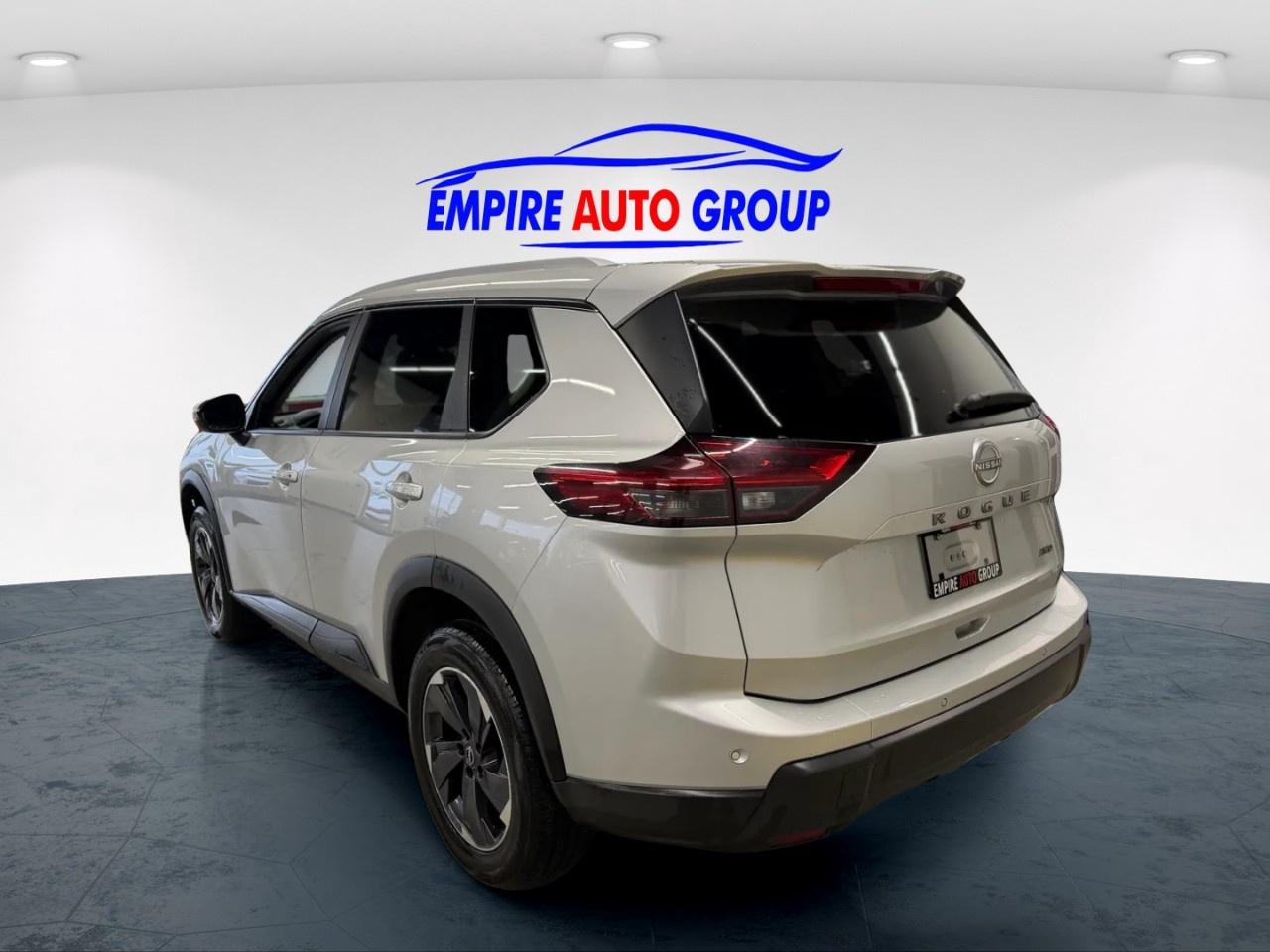 2025 Nissan Rogue SV Photo2