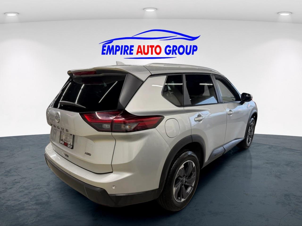 2025 Nissan Rogue SV Photo3