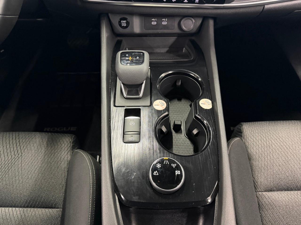 2025 Nissan Rogue SV Photo