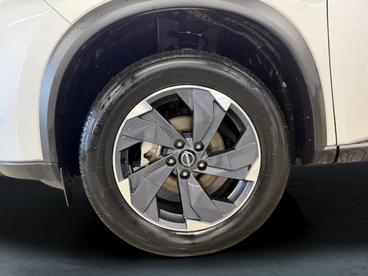 2025 Nissan Rogue SV Photo