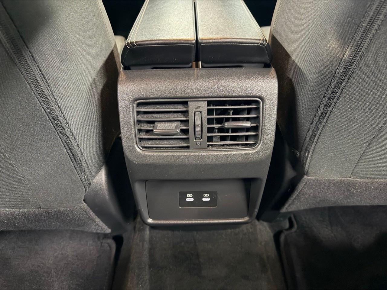 2025 Nissan Rogue SV Photo