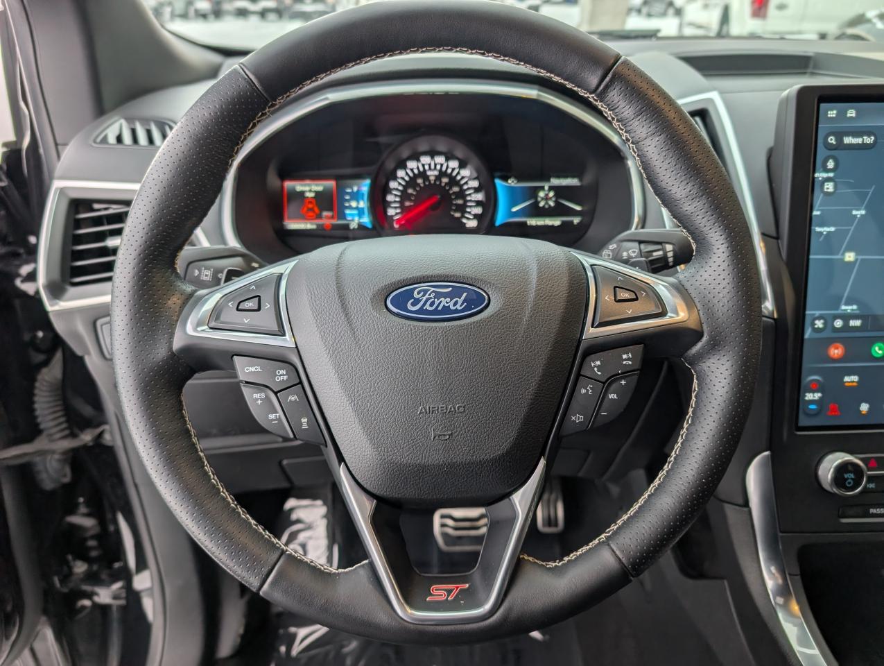 2021 Ford Edge ST Photo