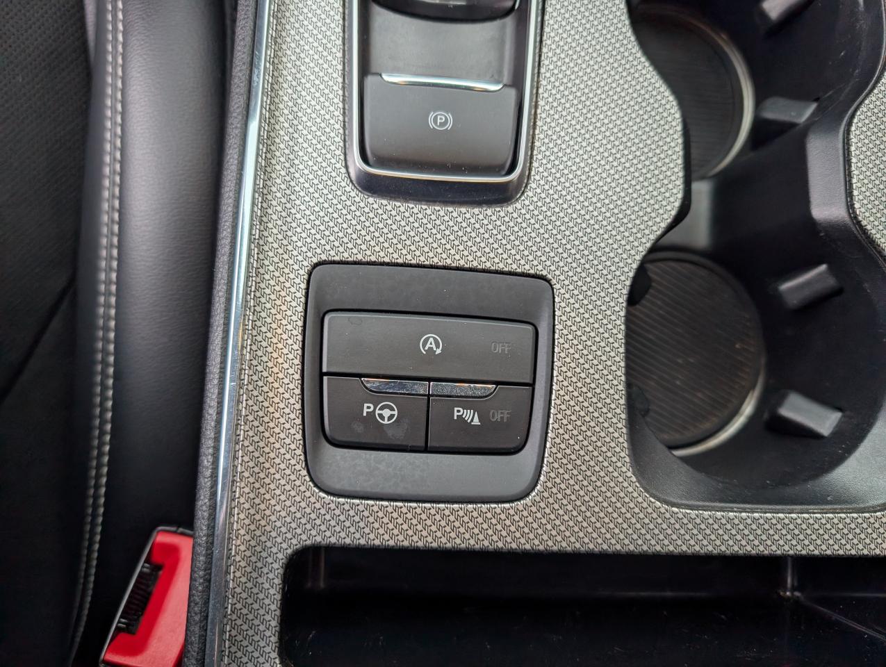 2021 Ford Edge ST Photo