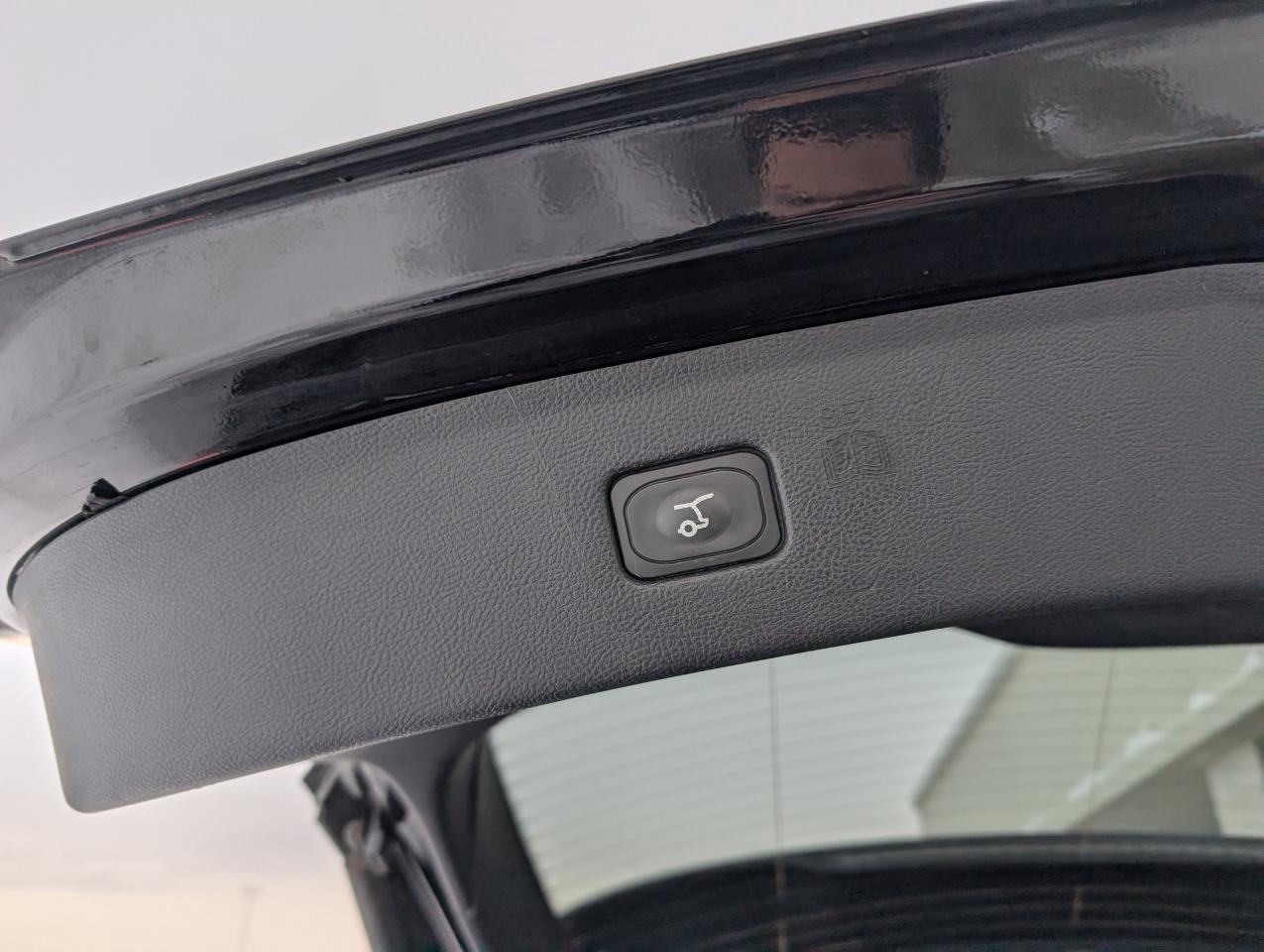 2021 Ford Edge ST Photo