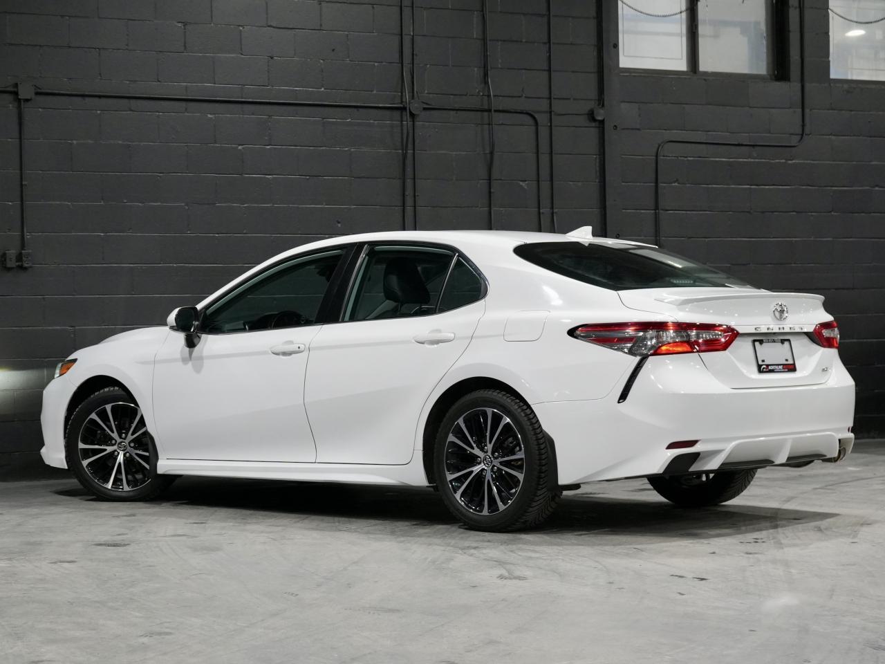 2019 Toyota Camry SE /ROOF/CARPLAY/COLLISION AVOIDANCE/NO ACCIDENTS Photo