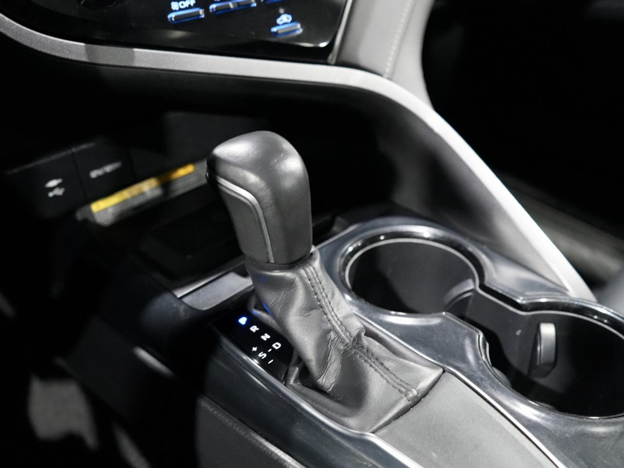 2019 Toyota Camry SE /ROOF/CARPLAY/COLLISION AVOIDANCE/NO ACCIDENTS Photo