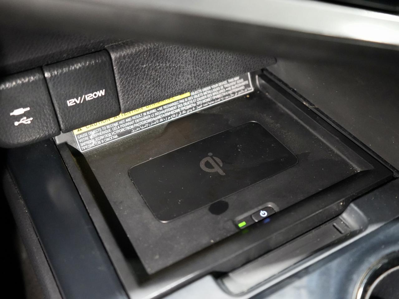 2019 Toyota Camry SE /ROOF/CARPLAY/COLLISION AVOIDANCE/NO ACCIDENTS Photo