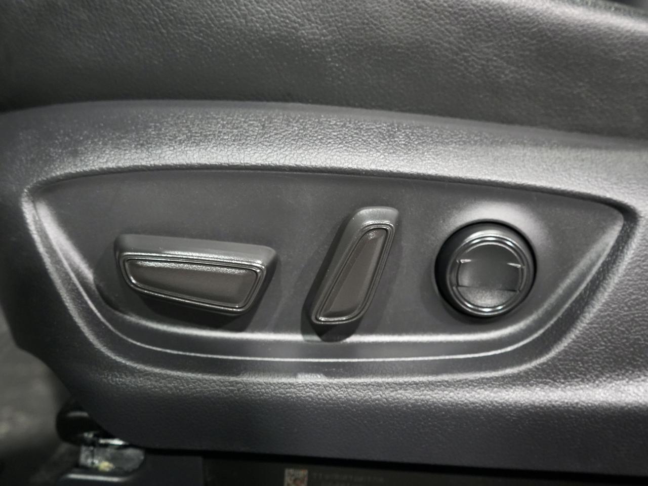 2019 Toyota Camry SE /ROOF/CARPLAY/COLLISION AVOIDANCE/NO ACCIDENTS Photo