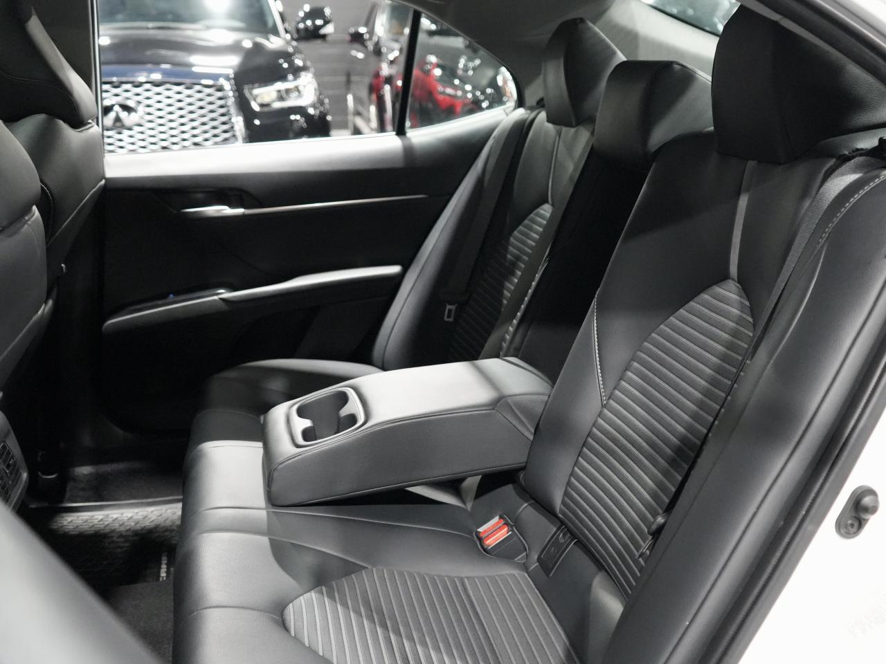 2019 Toyota Camry SE /ROOF/CARPLAY/COLLISION AVOIDANCE/NO ACCIDENTS Photo