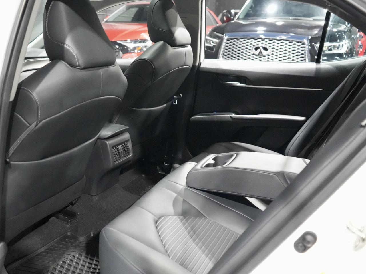 2019 Toyota Camry SE /ROOF/CARPLAY/COLLISION AVOIDANCE/NO ACCIDENTS Photo