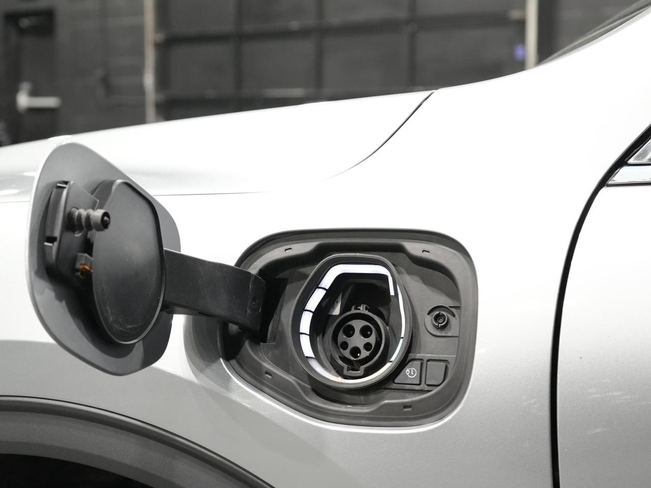 2022 Ford Escape Titanium Plug-In Hybrid/HUD/B&O/ADAPTIVE CRUISE Photo