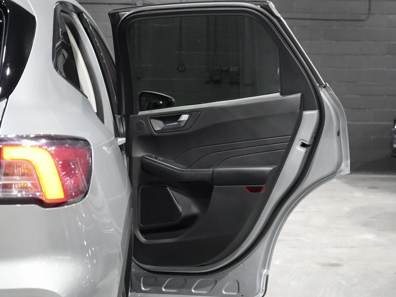 2022 Ford Escape Titanium Plug-In Hybrid/HUD/B&O/ADAPTIVE CRUISE Photo