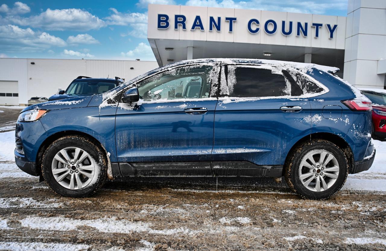 2019 Ford Edge TITANIUM | AWD | BEAUTY! | LEATHER | PANO ROOF Photo3