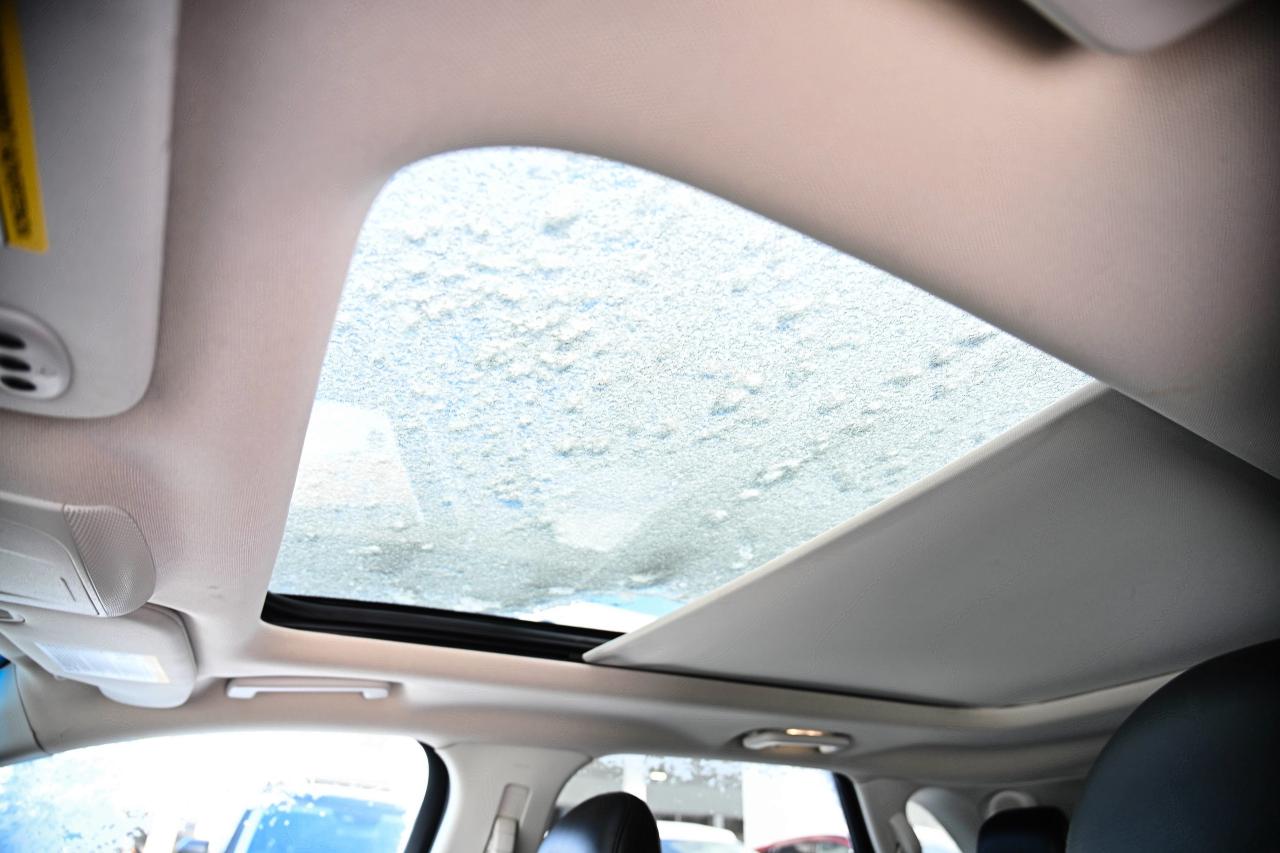 2019 Ford Edge TITANIUM | AWD | BEAUTY! | LEATHER | PANO ROOF Photo