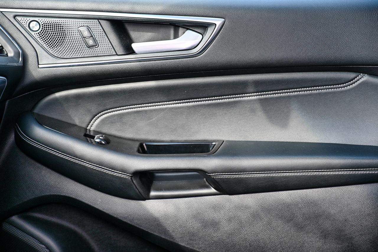 2019 Ford Edge TITANIUM | AWD | BEAUTY! | LEATHER | PANO ROOF Photo