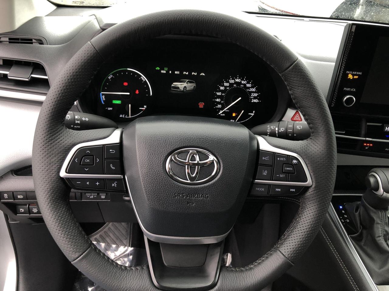 2025 Toyota Sienna XLE 8-Passenger SOFTEX, ROOF, HTD. SEATS, BLIS, BK Photo