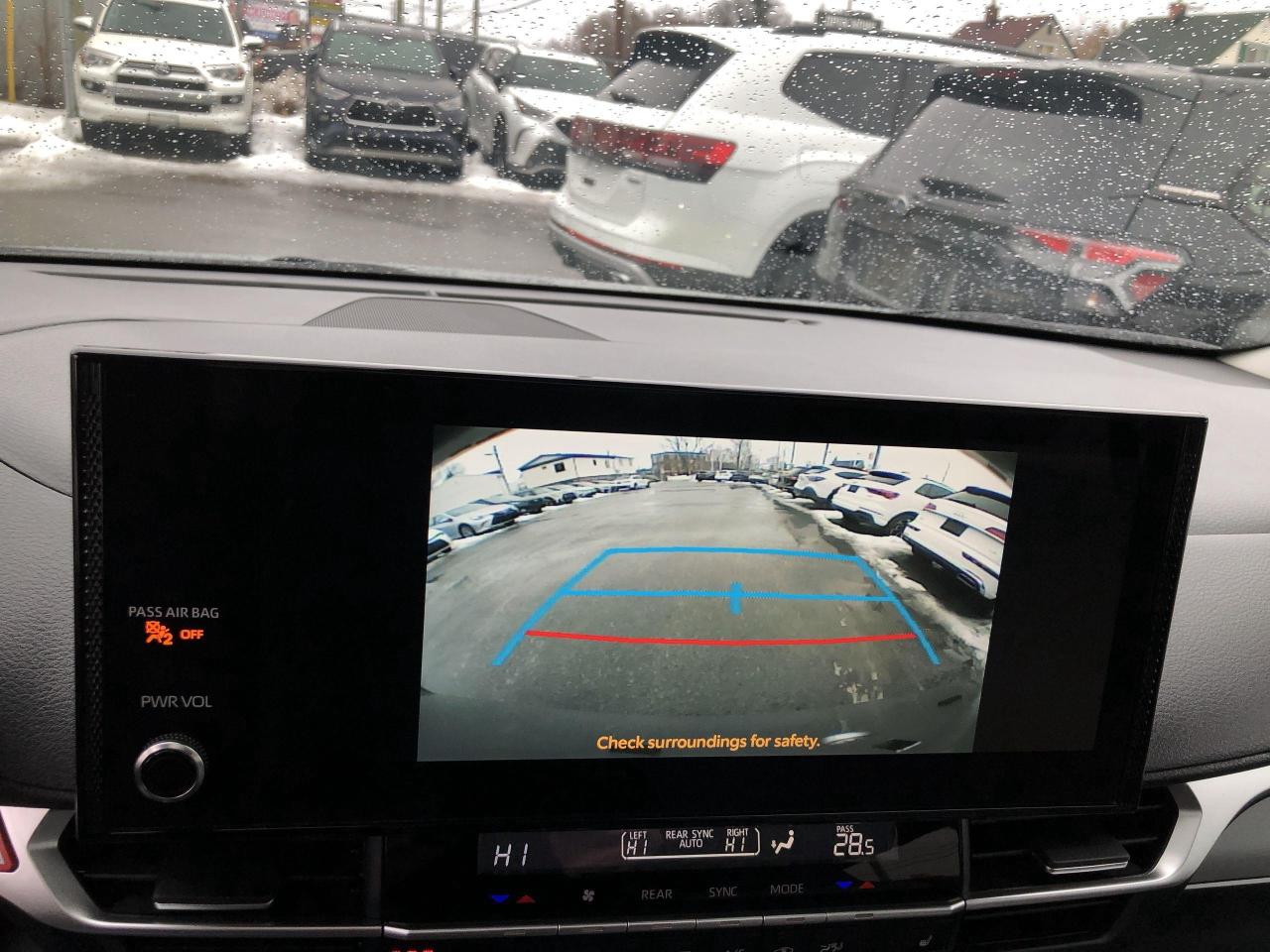 2025 Toyota Sienna XLE 8-Passenger SOFTEX, ROOF, HTD. SEATS, BLIS, BK Photo