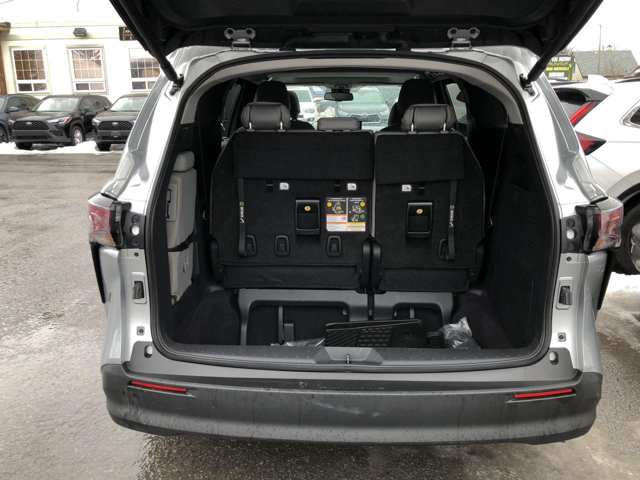 2025 Toyota Sienna XLE 8-Passenger SOFTEX, ROOF, HTD. SEATS, BLIS, BK Photo