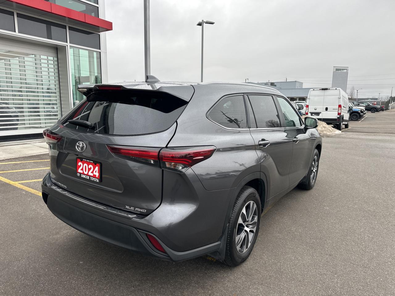 2024 Toyota Highlander XLE Photo