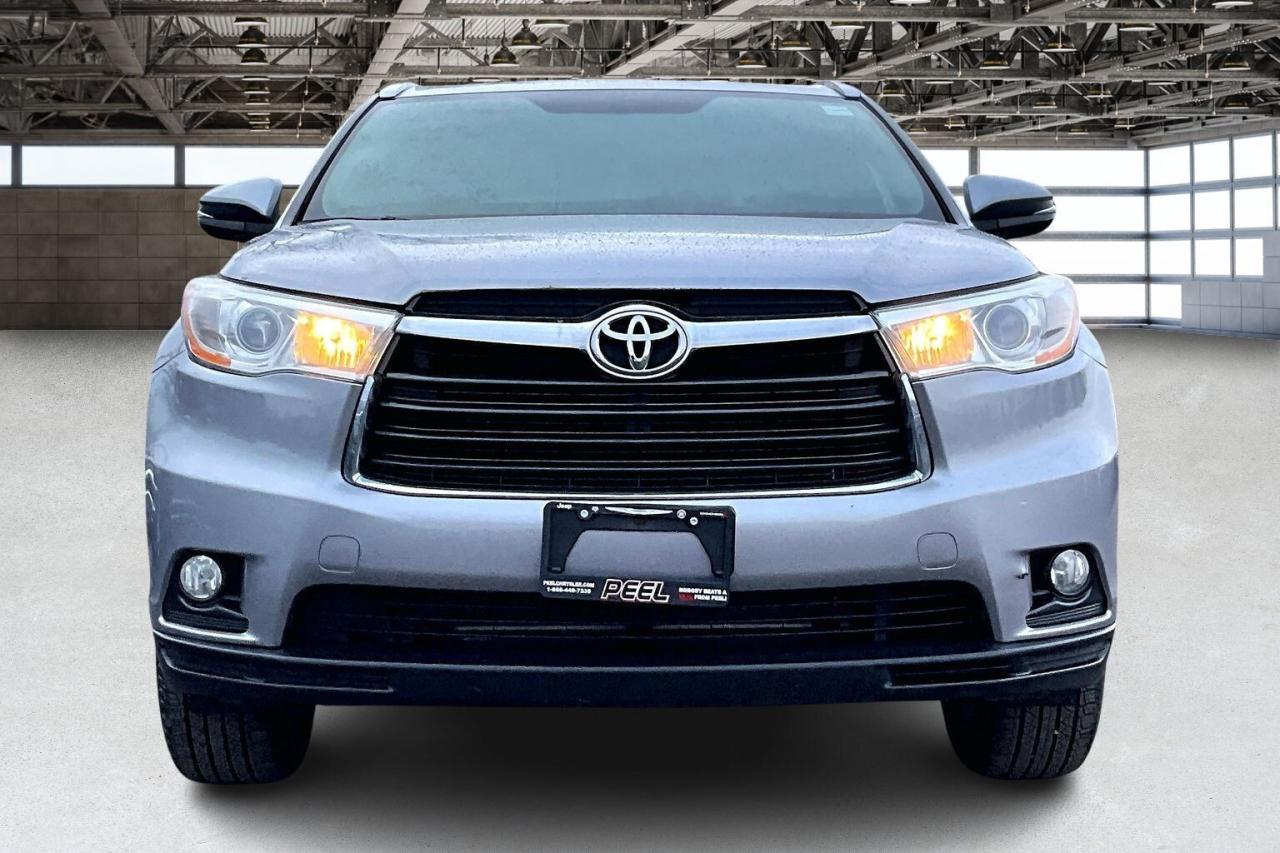 2016 Toyota Highlander XLE | 8Seat | Heated Leather | Sunroof | AWD Photo2