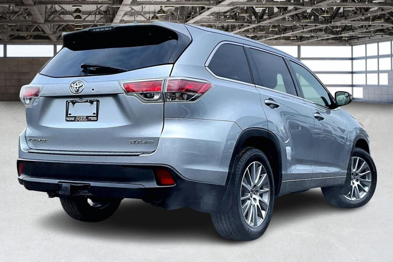 2016 Toyota Highlander XLE | 8Seat | Heated Leather | Sunroof | AWD Photo