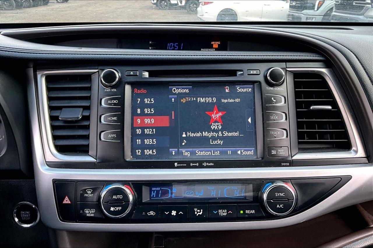 2016 Toyota Highlander XLE | 8Seat | Heated Leather | Sunroof | AWD Photo