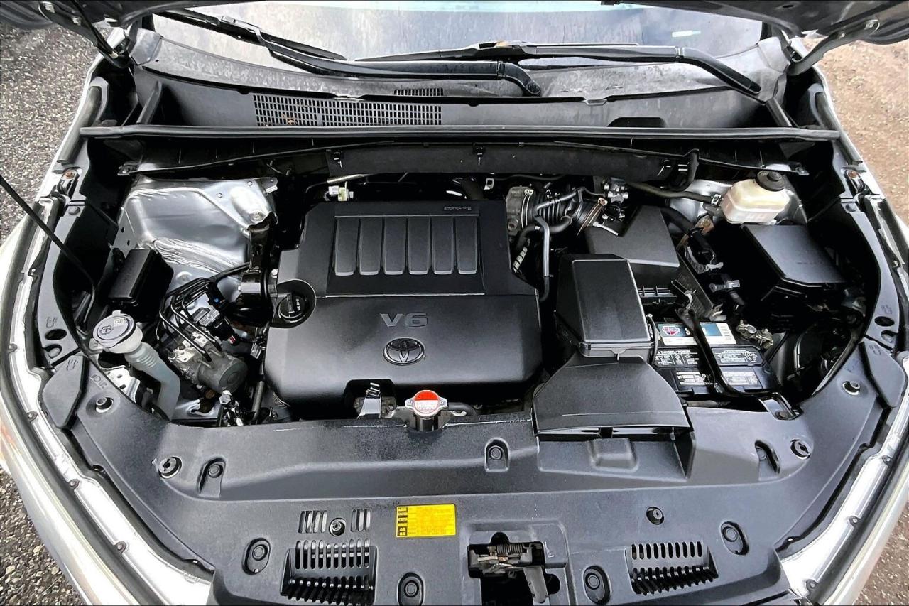 2016 Toyota Highlander XLE | 8Seat | Heated Leather | Sunroof | AWD Photo