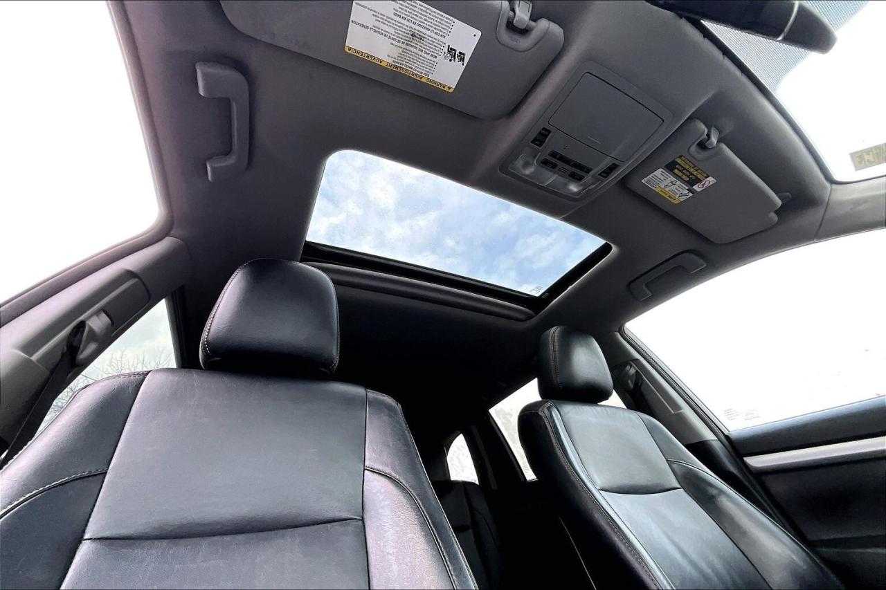 2016 Toyota Highlander XLE | 8Seat | Heated Leather | Sunroof | AWD Photo