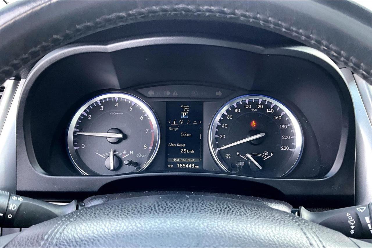 2016 Toyota Highlander XLE | 8Seat | Heated Leather | Sunroof | AWD Photo