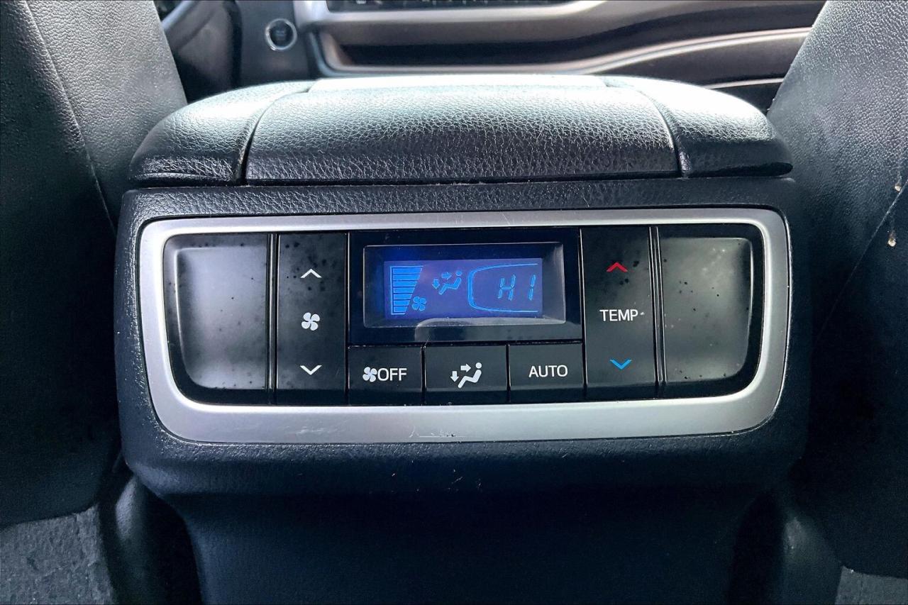 2016 Toyota Highlander XLE | 8Seat | Heated Leather | Sunroof | AWD Photo