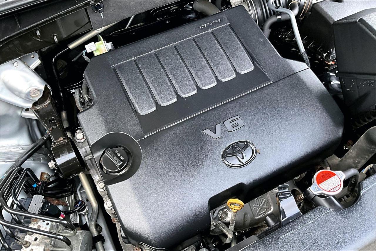 2016 Toyota Highlander XLE | 8Seat | Heated Leather | Sunroof | AWD Photo