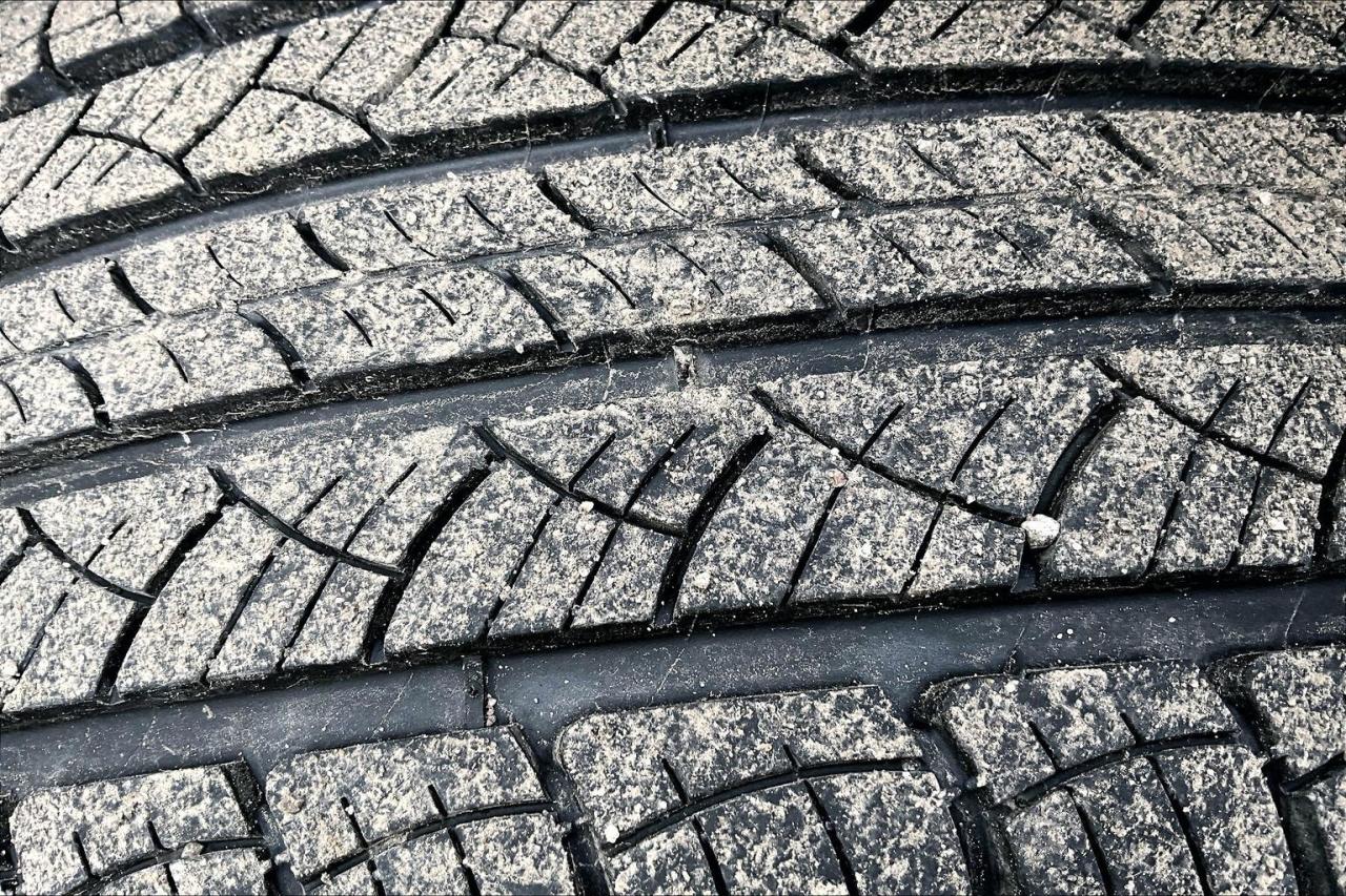 2016 Toyota Highlander XLE | 8Seat | Heated Leather | Sunroof | AWD Photo