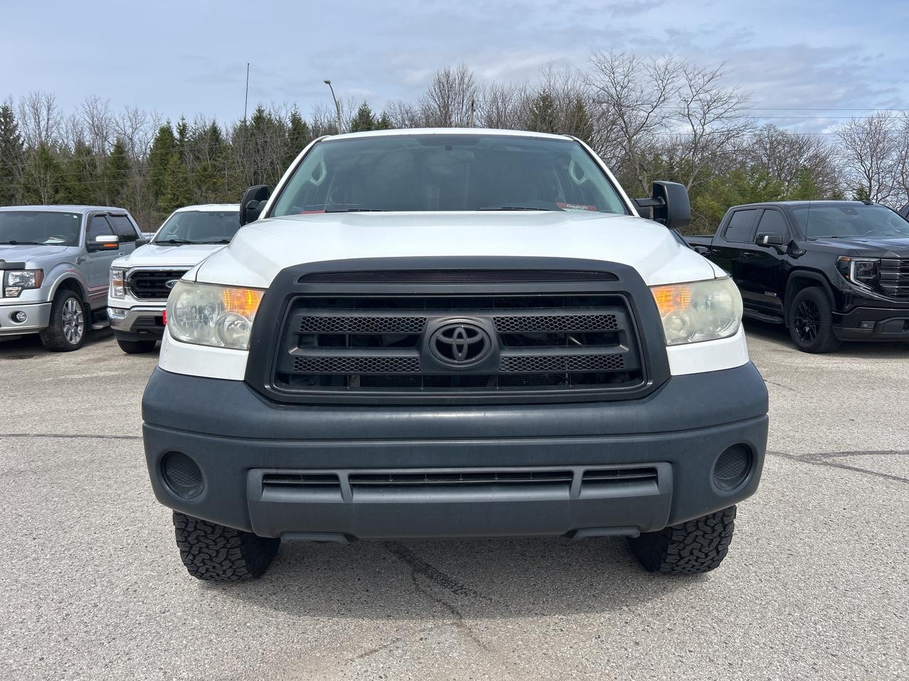 2013 Toyota Tundra LONG BOX, REG CAB, 4X4, CLEAN CARFAX! Photo