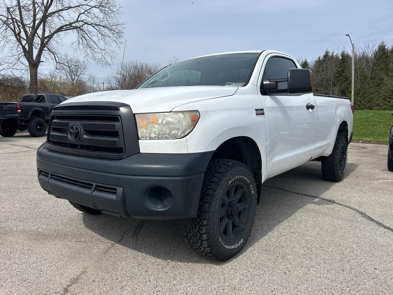 2013 Toyota Tundra LONG BOX, REG CAB, 4X4, CLEAN CARFAX! - Photo #2