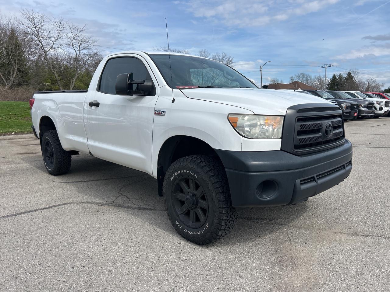 2013 Toyota Tundra LONG BOX, REG CAB, 4X4, CLEAN CARFAX! Photo