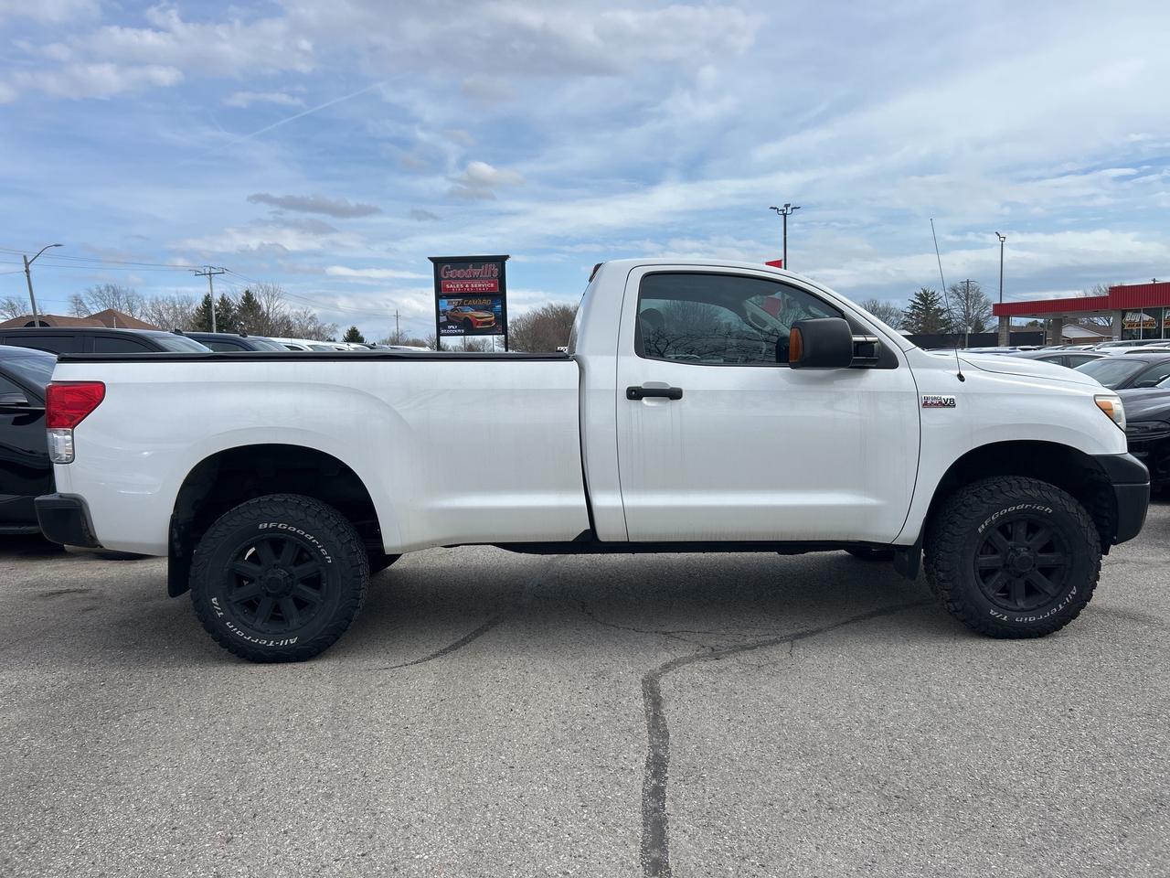 2013 Toyota Tundra LONG BOX, REG CAB, 4X4, CLEAN CARFAX! Photo
