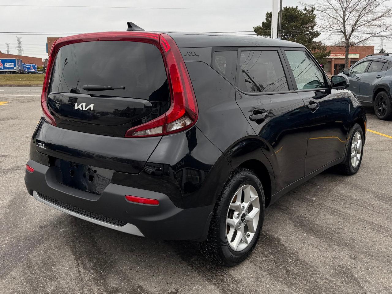 2022 Kia Soul EX Pkg.   Heated Seats & Steering Wheel   Carplay Photo4