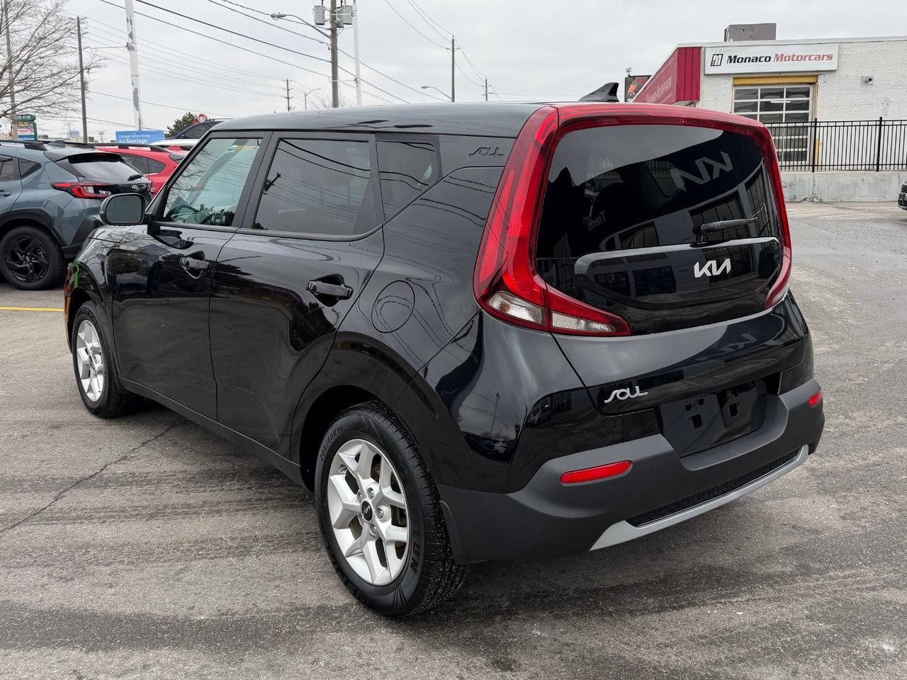 2022 Kia Soul EX Pkg.   Heated Seats & Steering Wheel   Carplay Photo