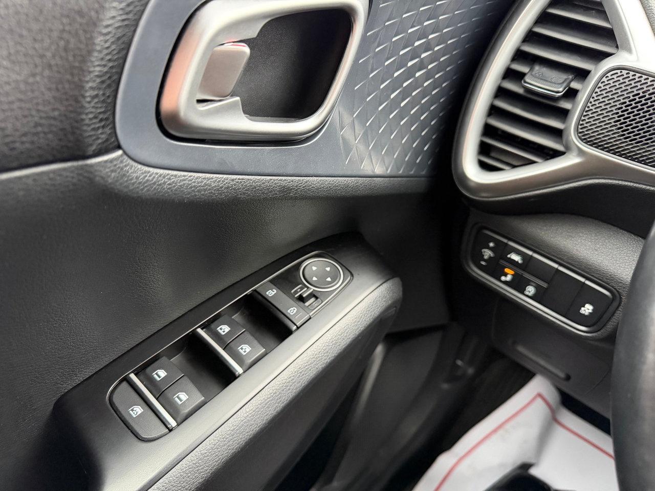 2022 Kia Soul EX Pkg.   Heated Seats & Steering Wheel   Carplay Photo