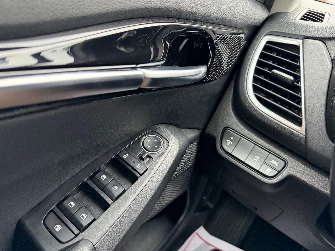 2023 Kia Seltos EX Premium Pkg.   Navigation   Heated Seats Photo