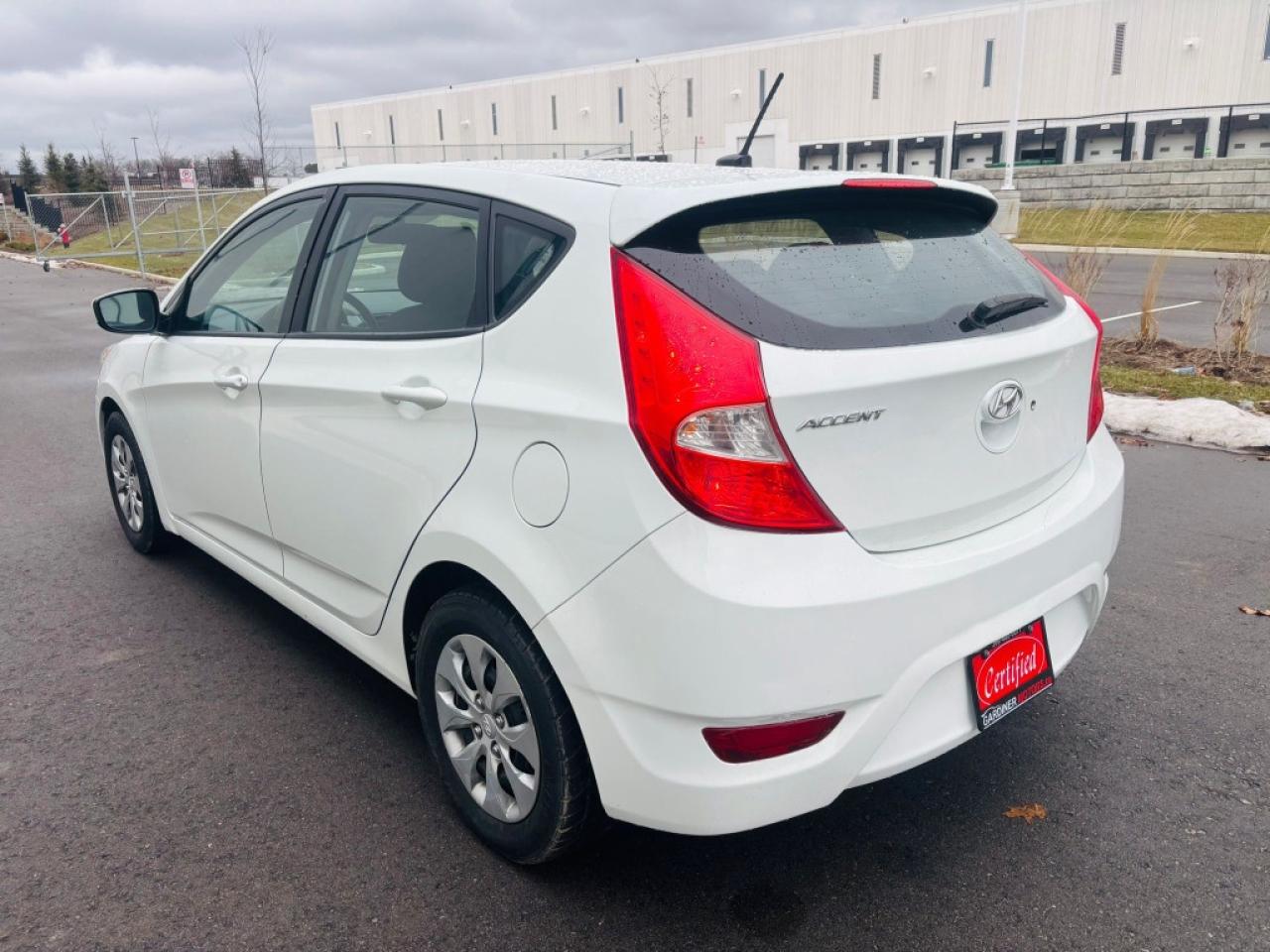 2016 Hyundai Accent SE 4dr Sedan Photo4